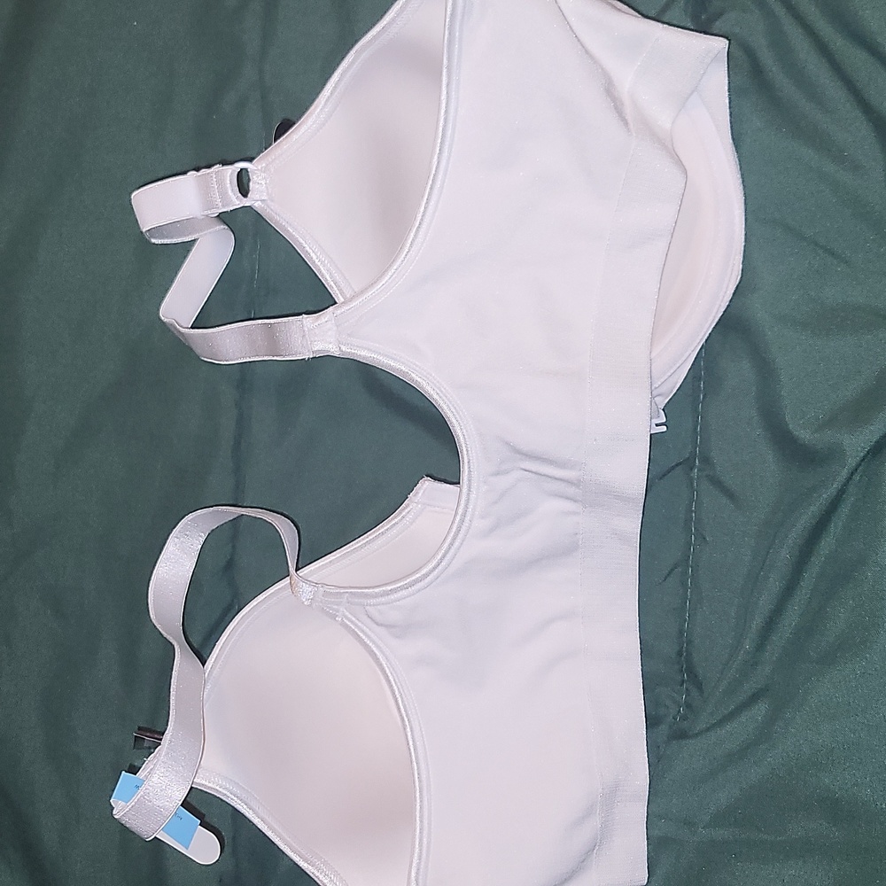 NWT Bali bra - Picture 5 of 6